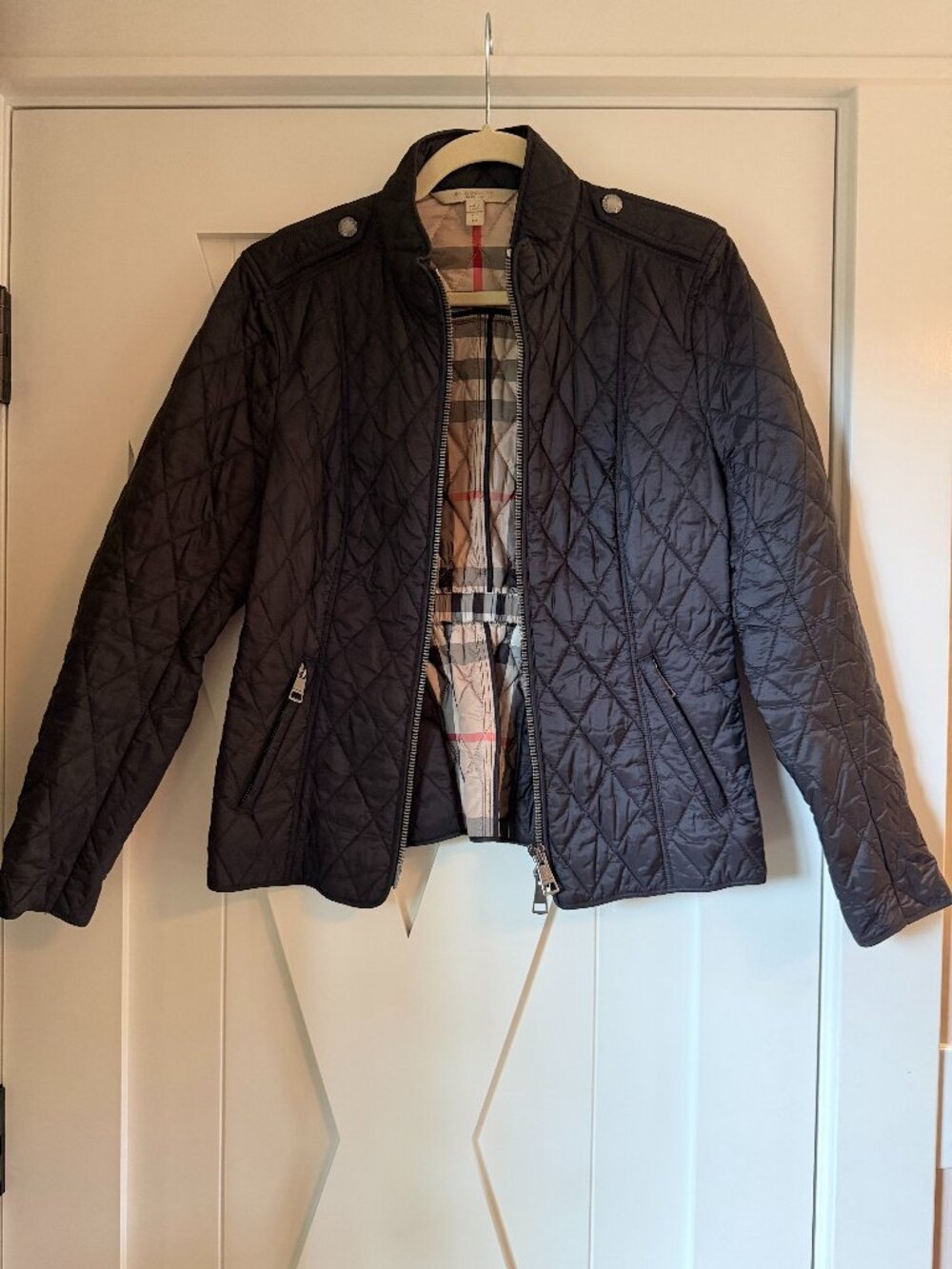 Burberry Puffy Coat in Black